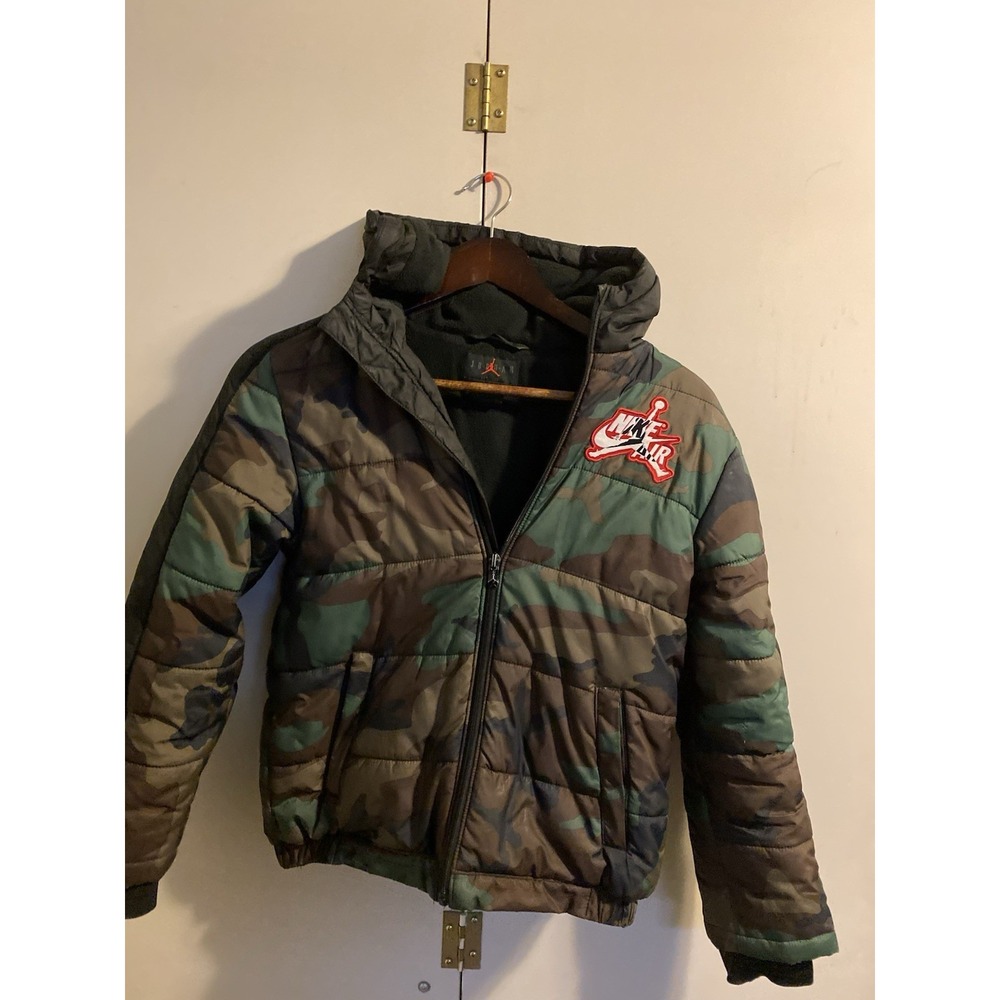 Nike Air Jordan Kids Jumpman Classic Camo Puffer Jacket Boys Medium M 10-12 Yrs